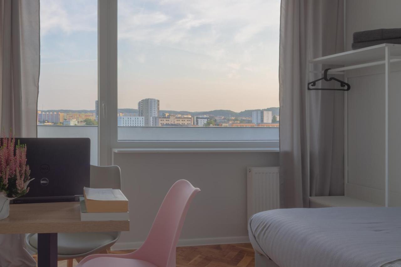 Initium Rooms - Pokoje Na Wynajem - Obroncow Wybrzeza 4D Гданьск Экстерьер фото