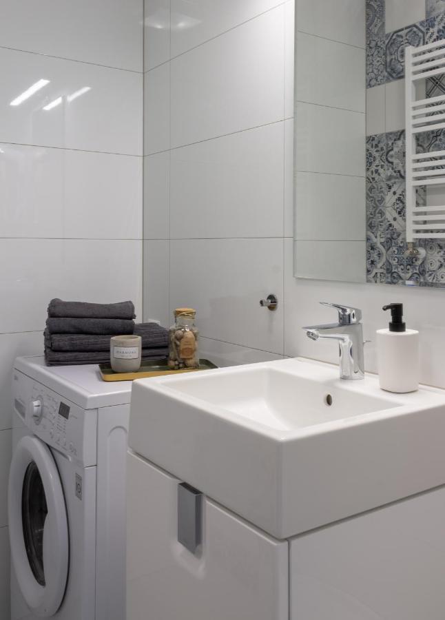 Initium Rooms - Pokoje Na Wynajem - Obroncow Wybrzeza 4D Гданьск Экстерьер фото